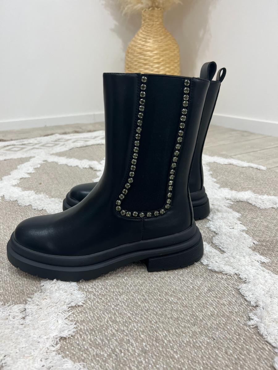 Boots Ashton