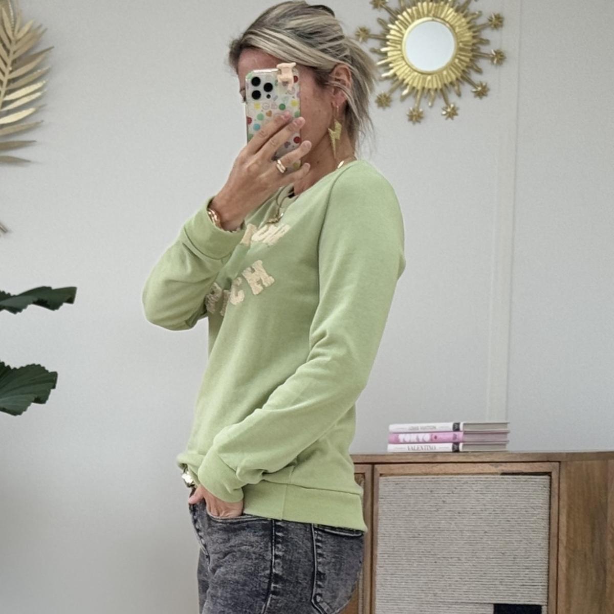 Sweat Amour is french vert écru