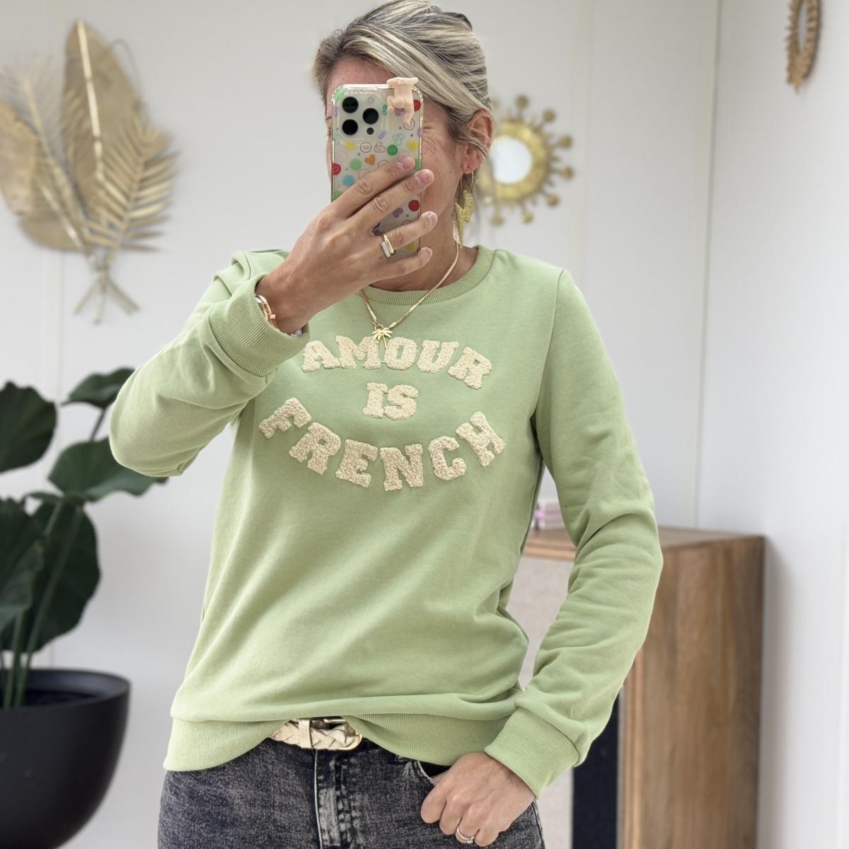 Sweat Amour is french vert écru