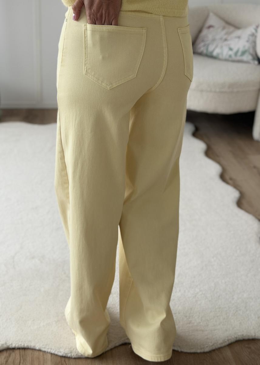 Jean wide leg jaune (taille grand)