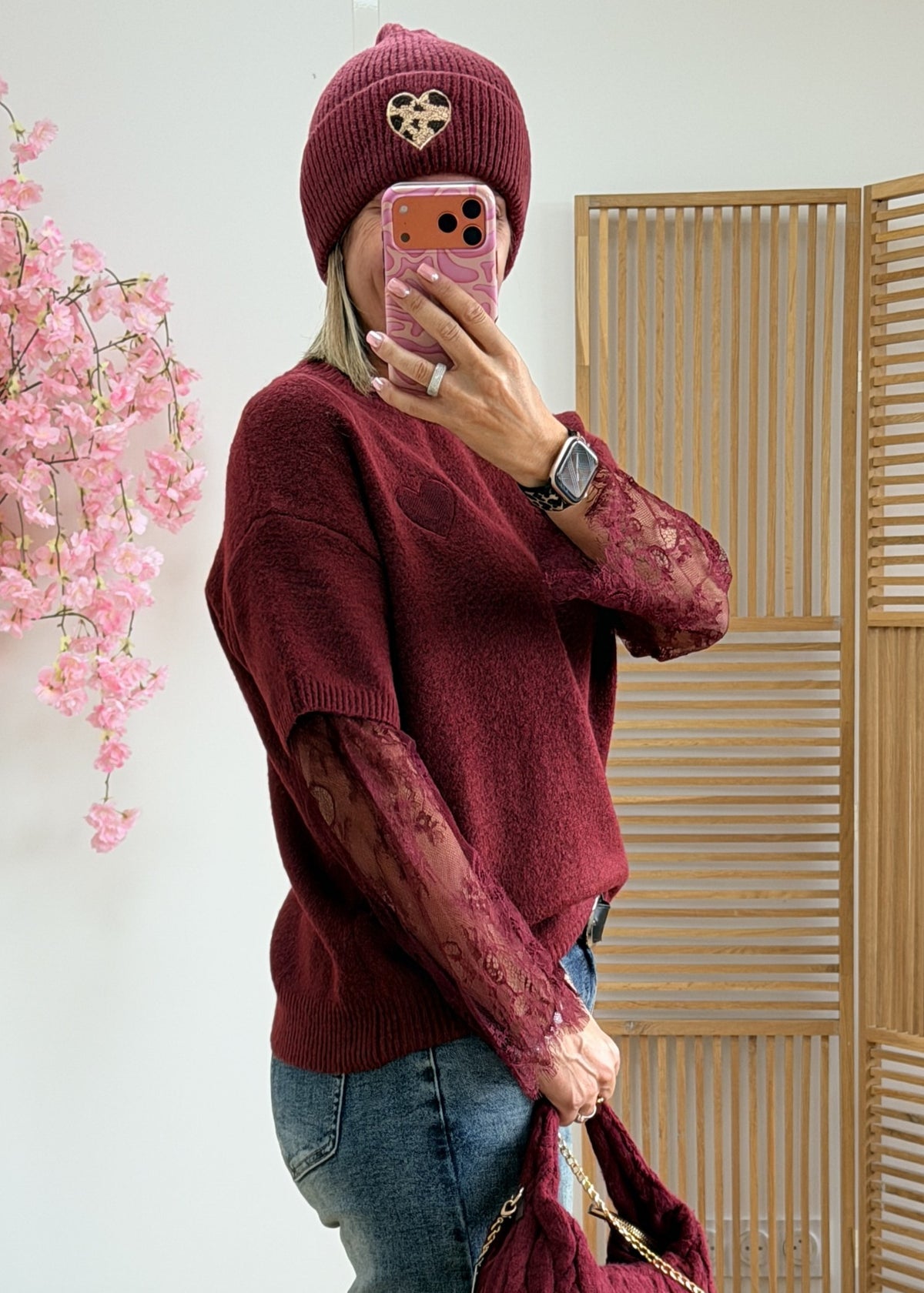 Pull cœur bordeaux à manches en dentelle