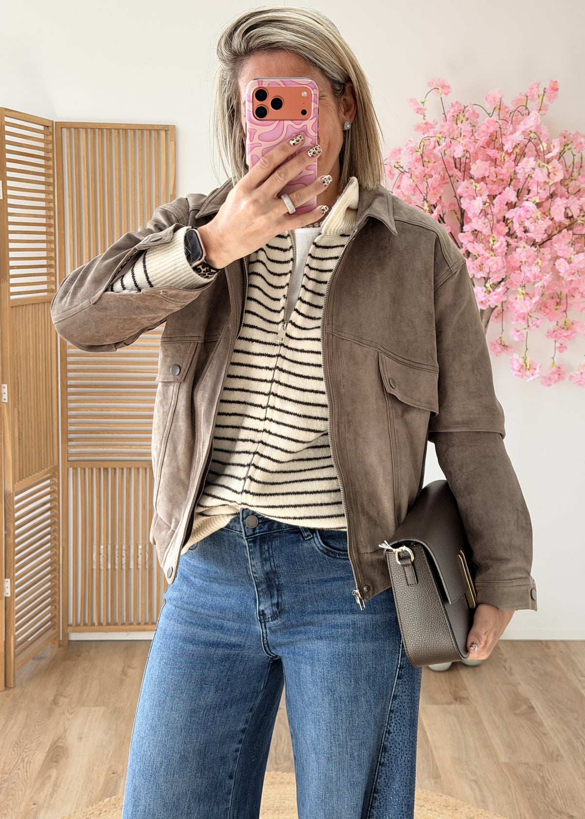 #couleur_taupe