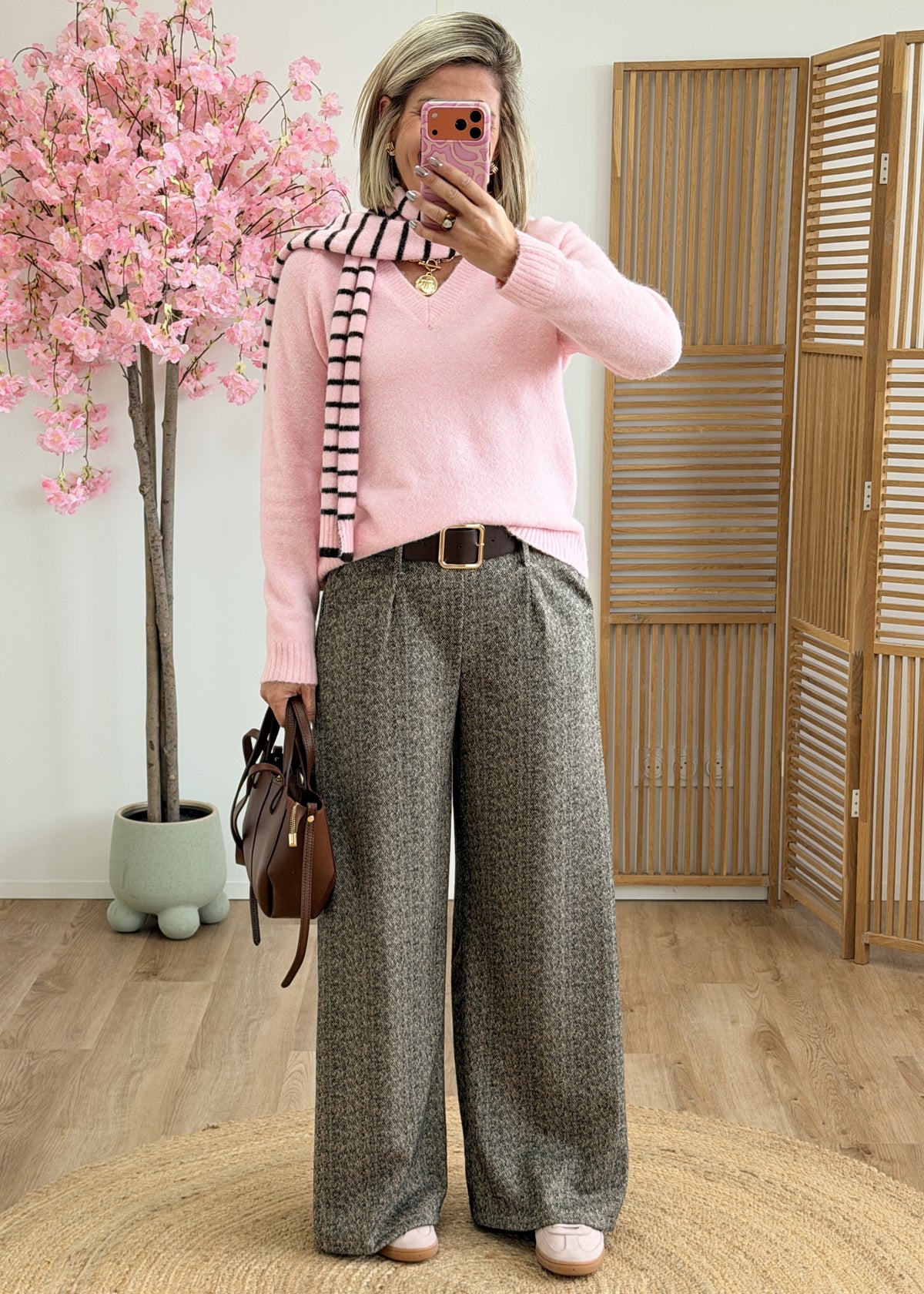 Pantalon à chevrons ceinturé taille haute