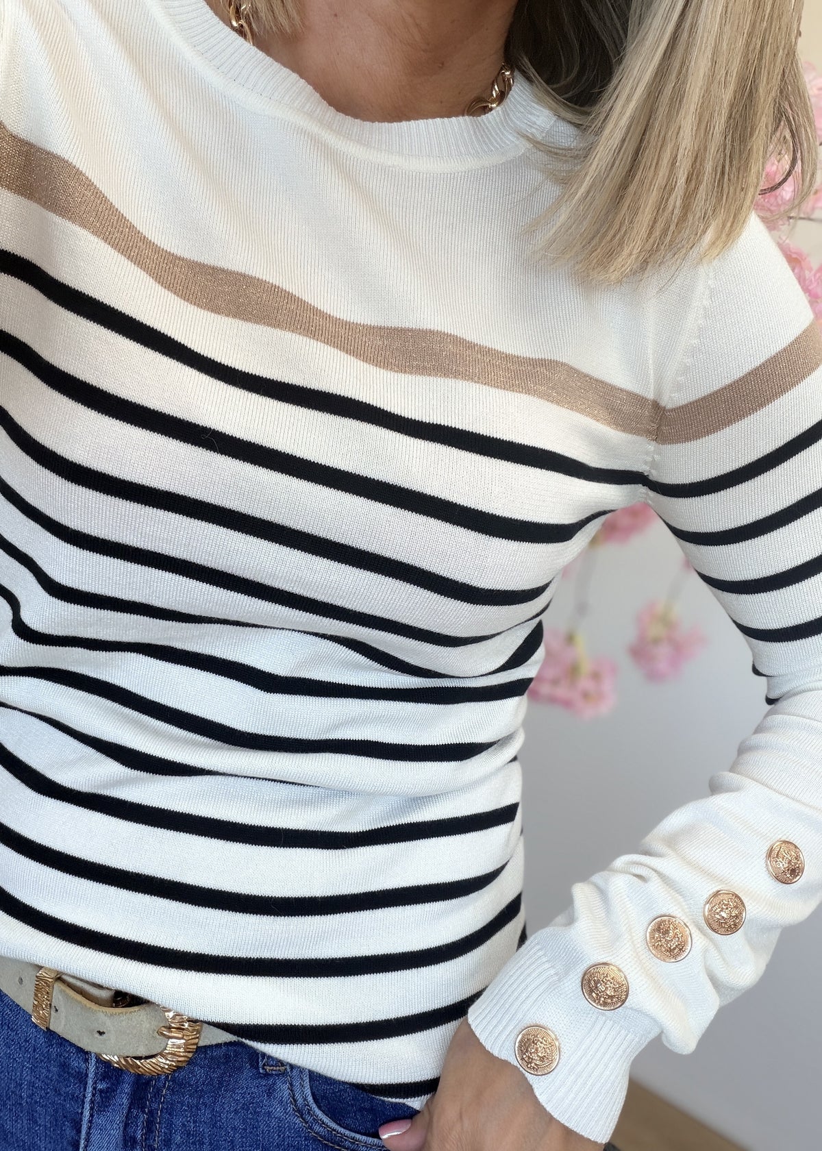 Pull marinière à boutons dorés