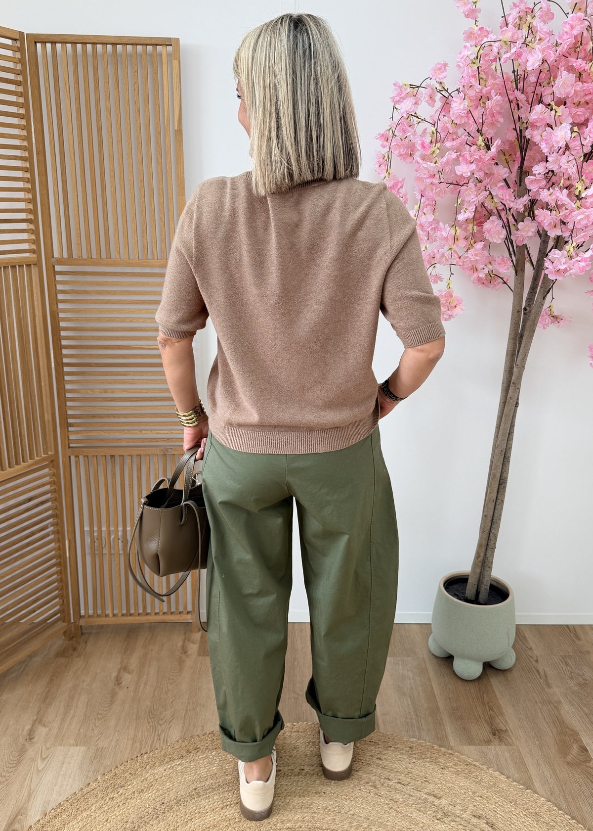 Pantalon barrel clouté taille haute