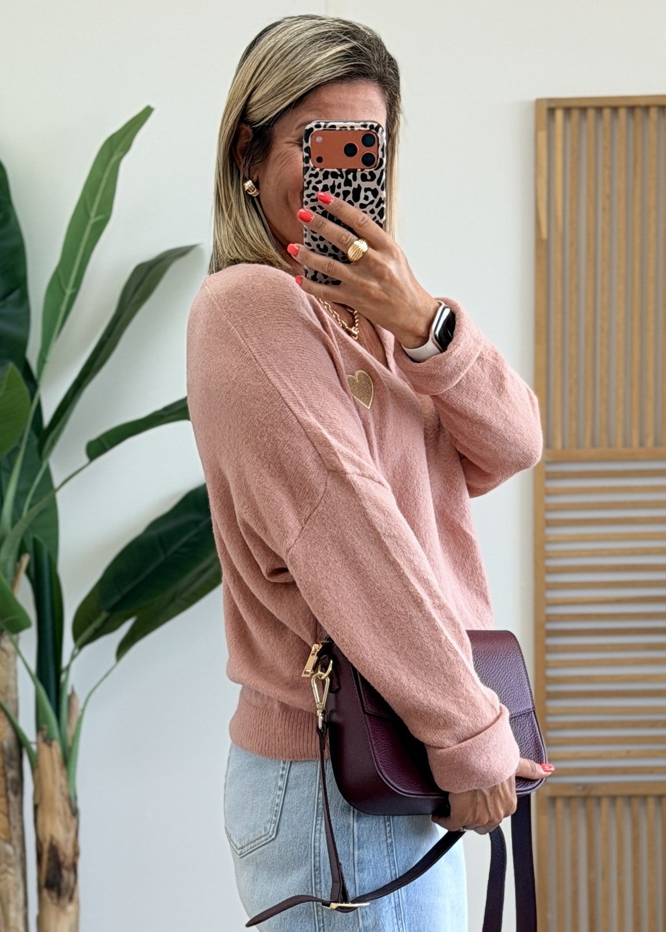 Pull avec cœur or brodé
