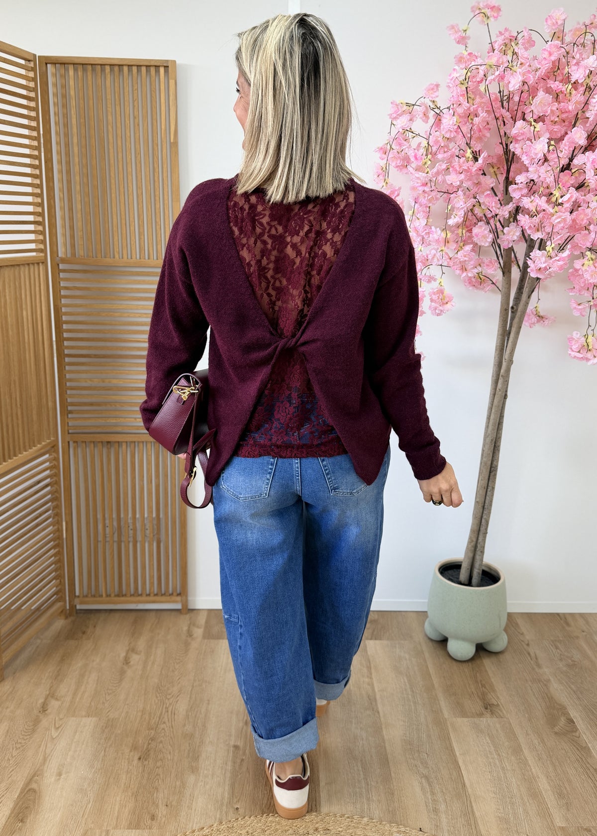 Pull dos croisé en dentelle – Bordeaux