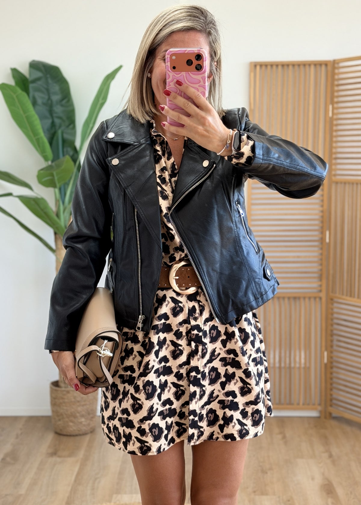 Robe chemise léopard légèrement asymétrique