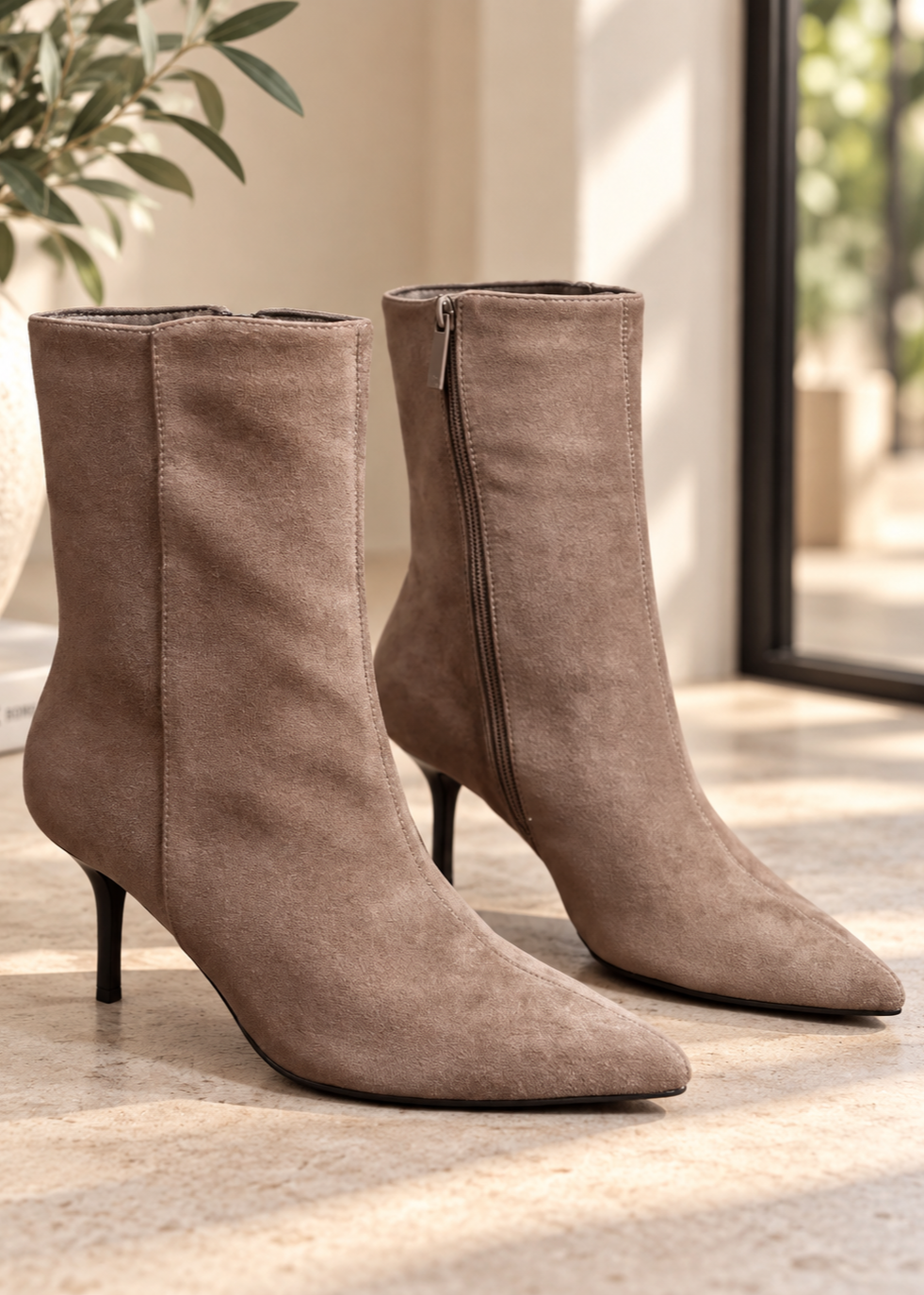 Bottines à talons effet daim