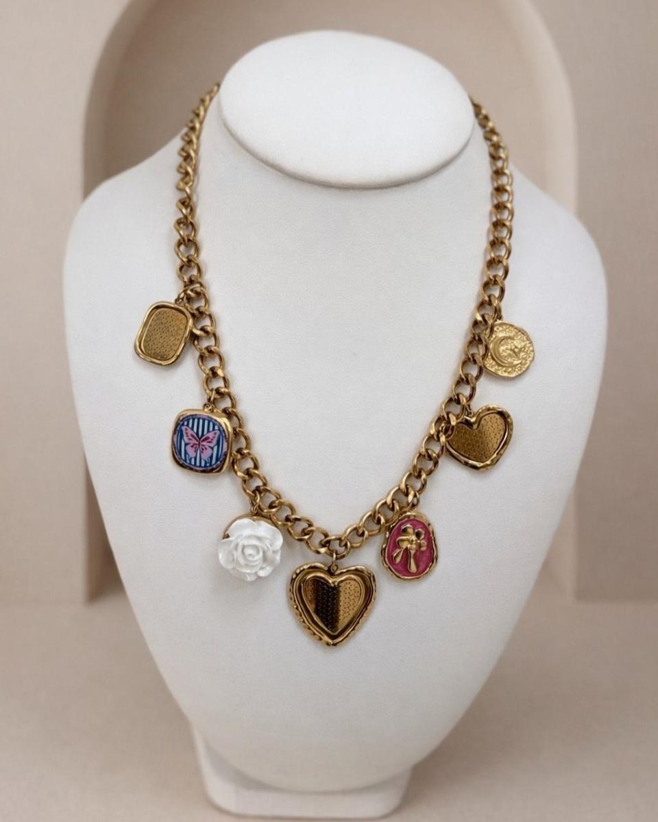 Collier Mahé