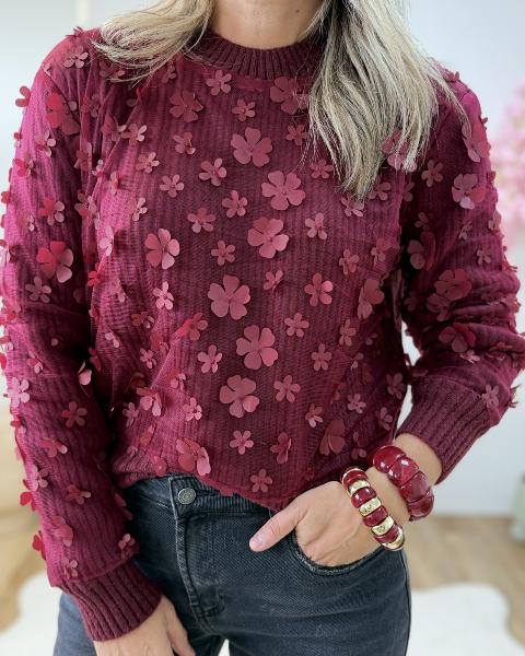 Pull flowers bordeaux