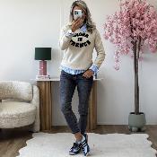 Sweat Amour is french beige