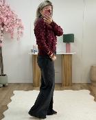 Pull flowers bordeaux