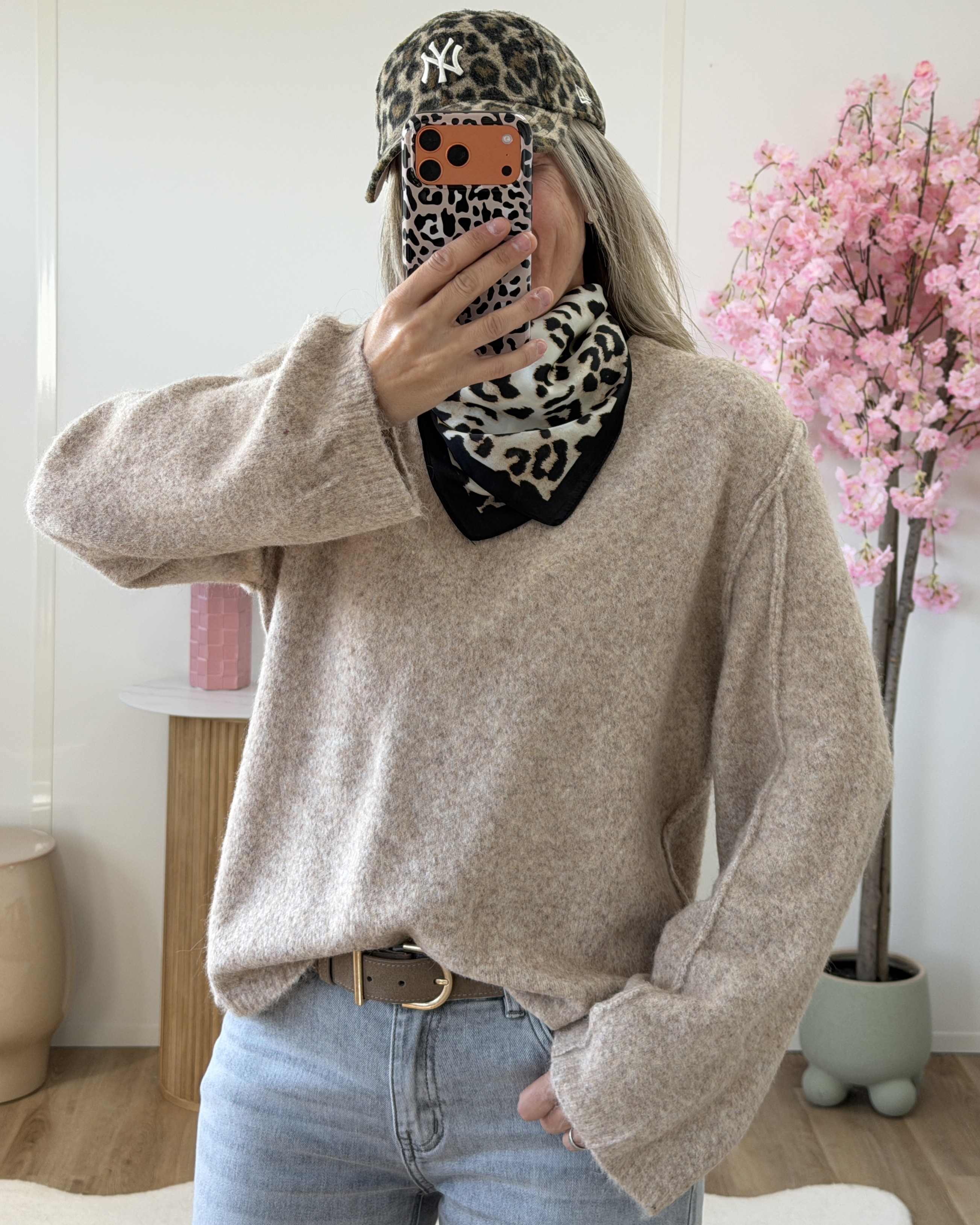 Pull avec foulard camel