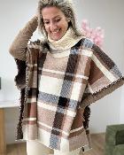 Poncho col roulé beige