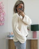 Pull avec foulard ecru