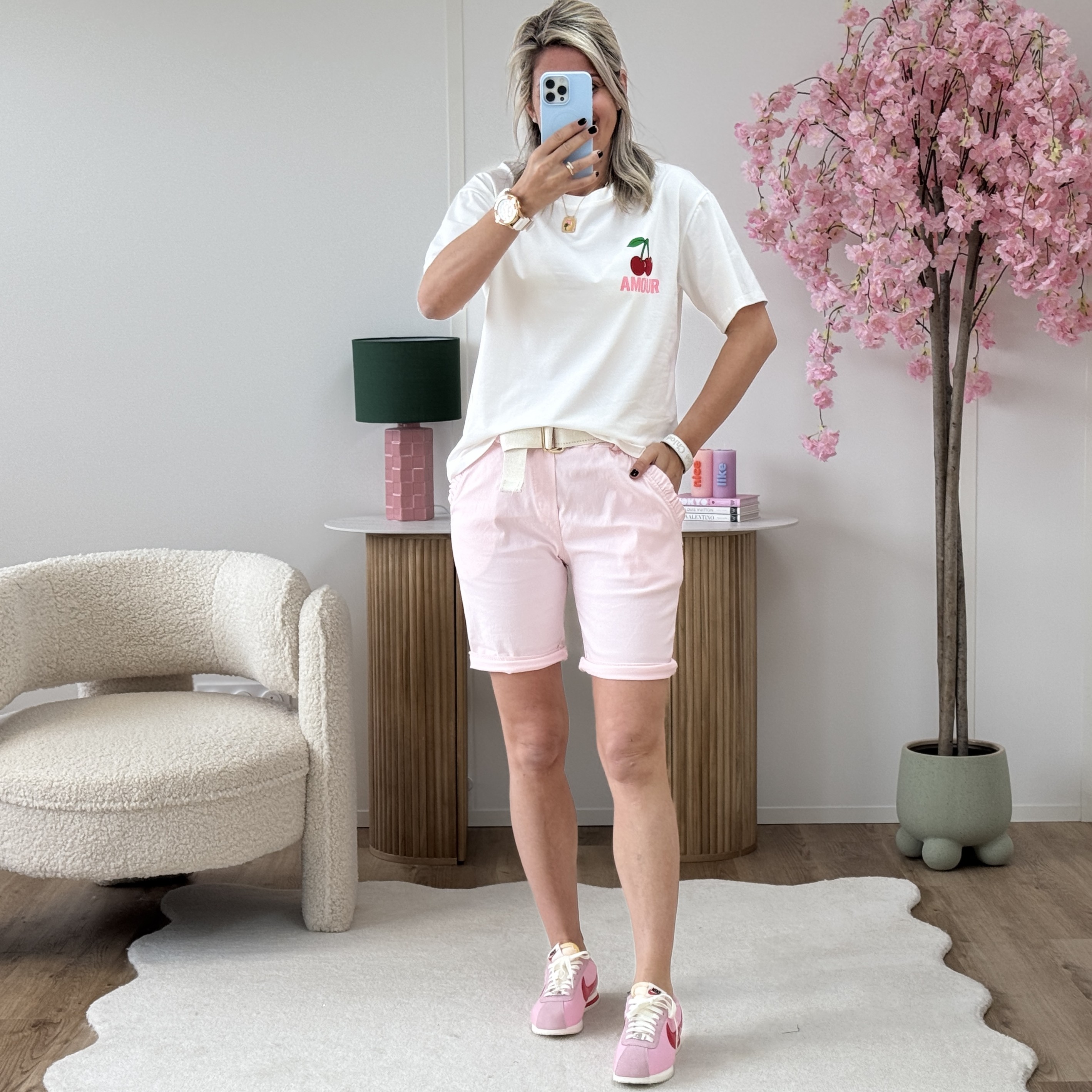 Short Ninon rose
