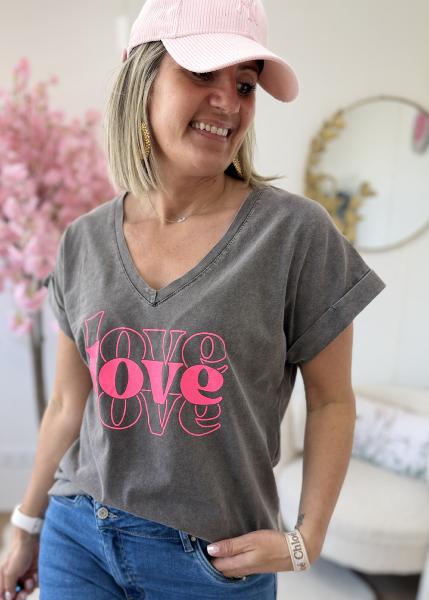 Tee shirt love love love