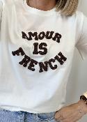 Tee shirt amour is french