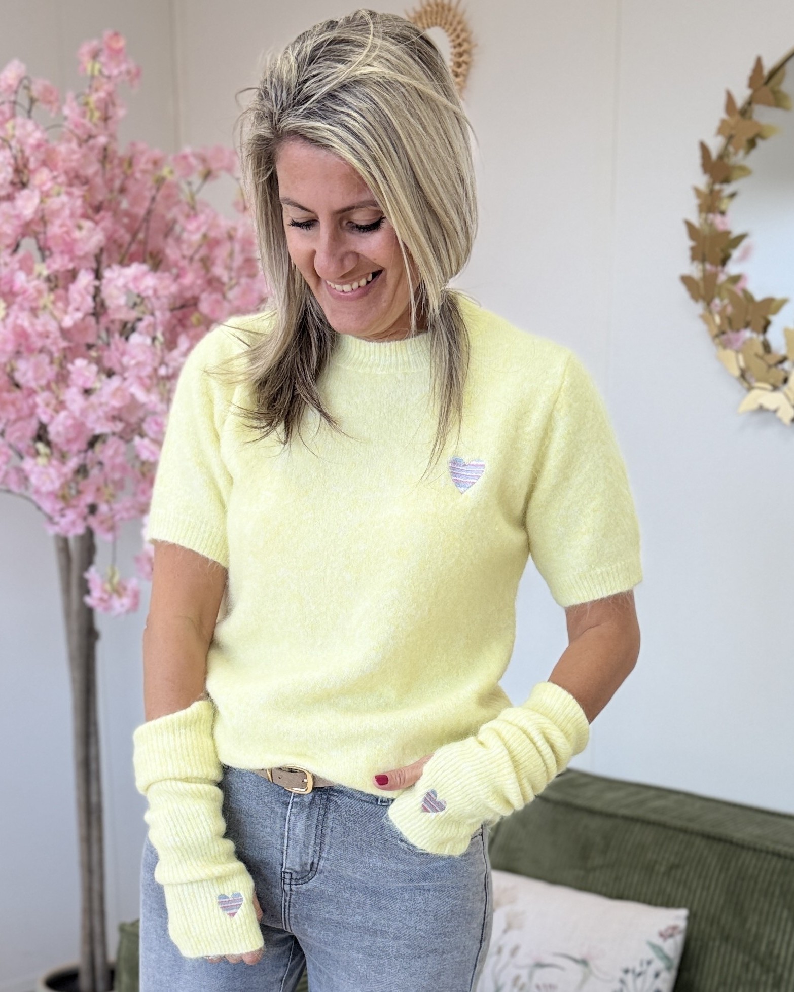 Pull avec mitaines jaune