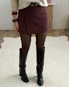 Jupe short ceinturée bordeaux