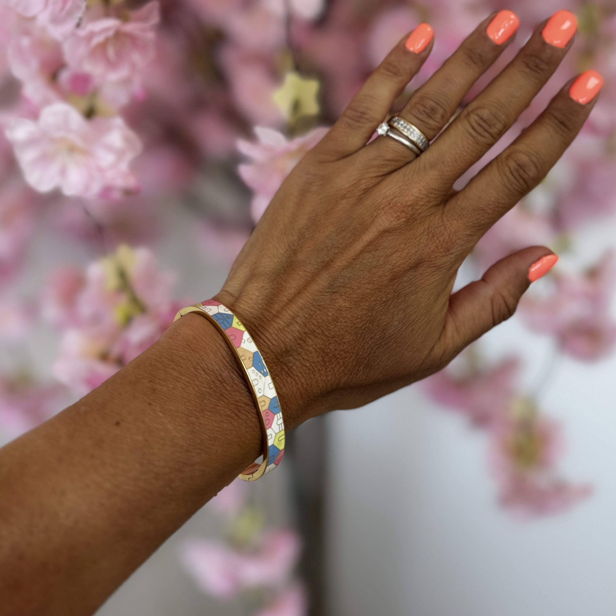 Bracelet home