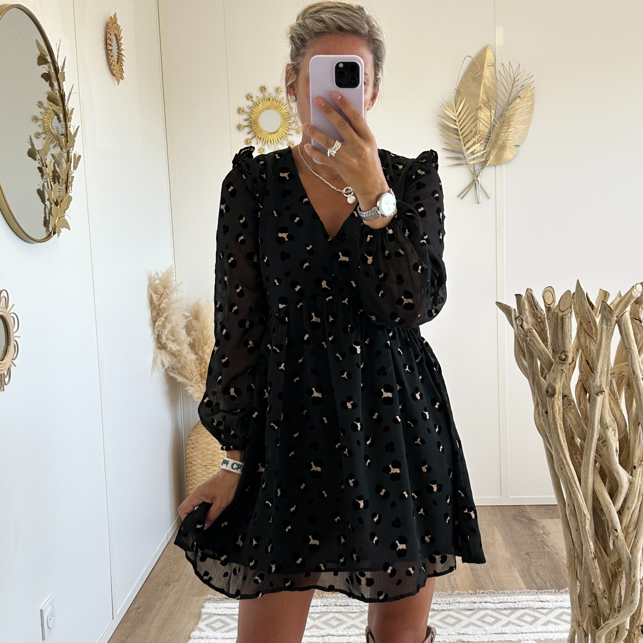 Robe Laury