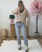 Pull avec foulard camel