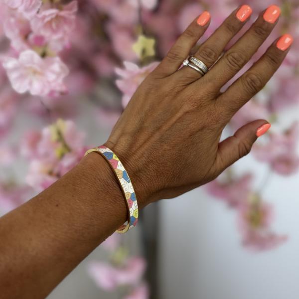 Bracelet home