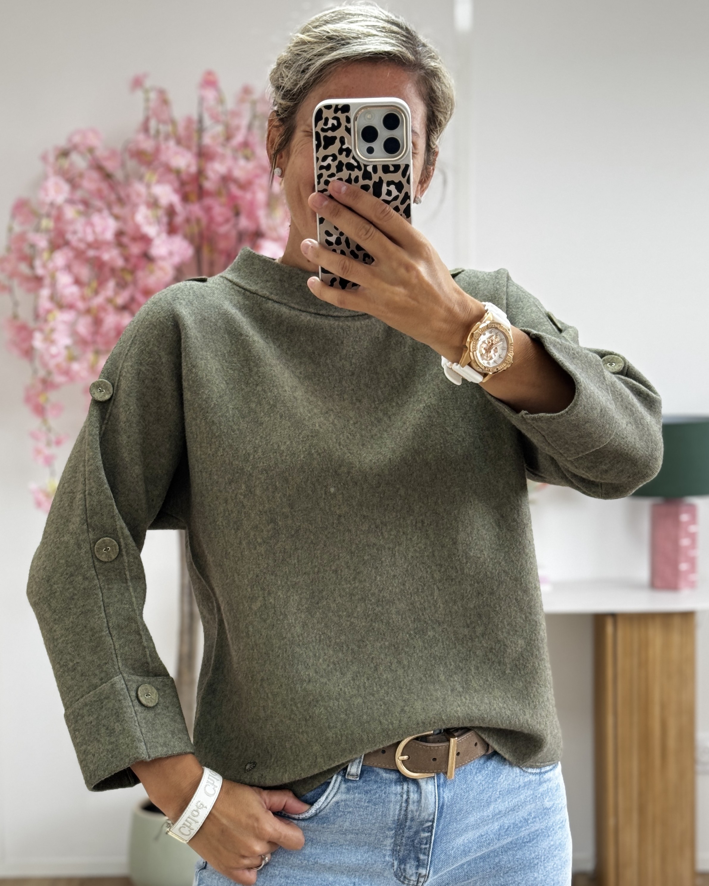 Pull Tommy kaki