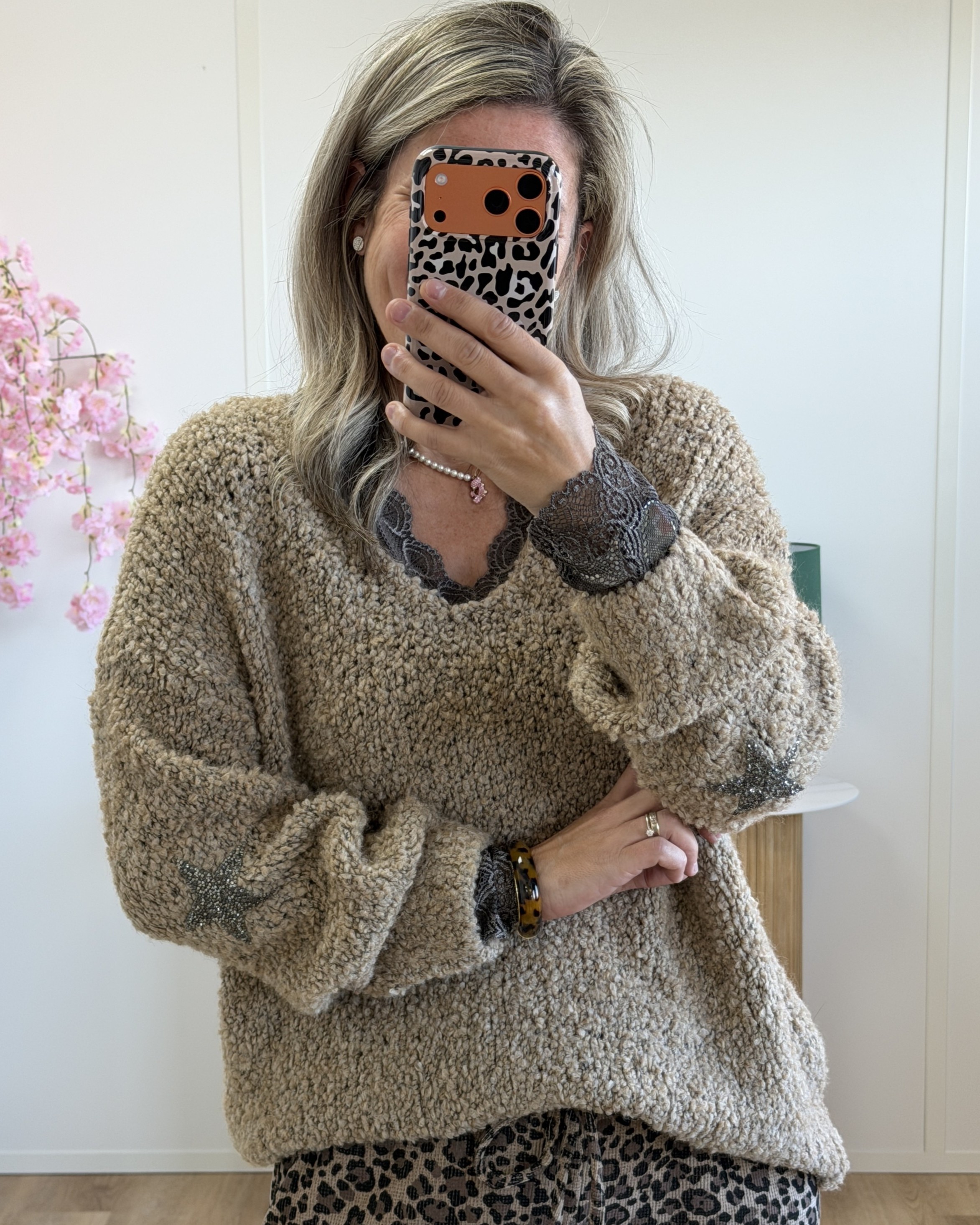 Pull Misha camel