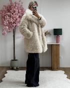 Manteau fausse fourrure
