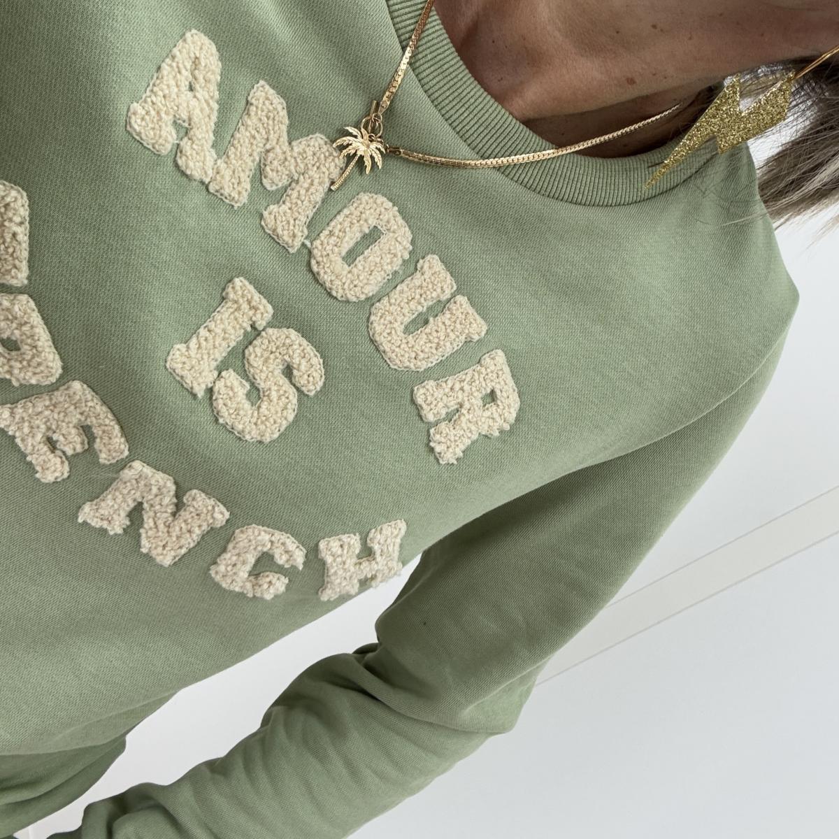 Sweat Amour is french vert écru