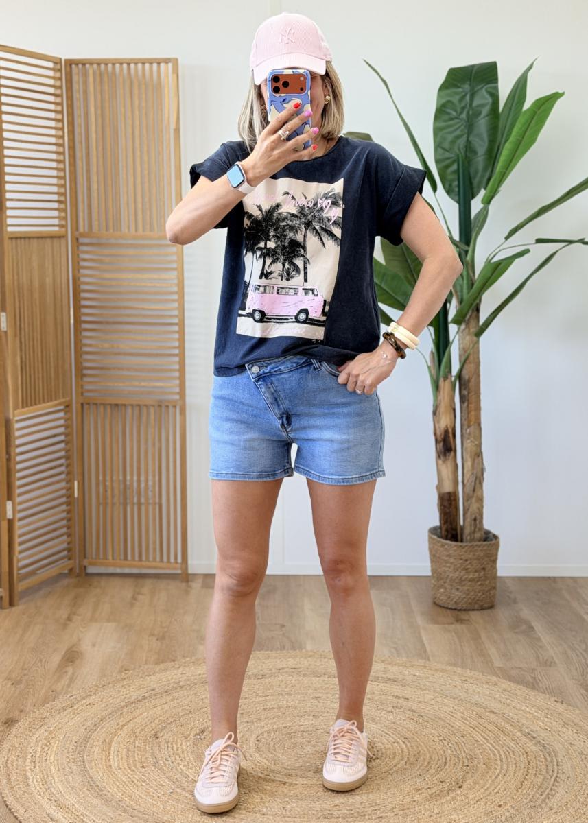Tee shirt travel