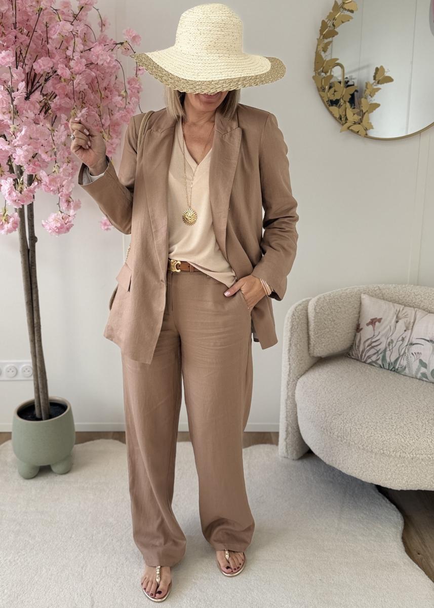 Ensemble Charlize camel