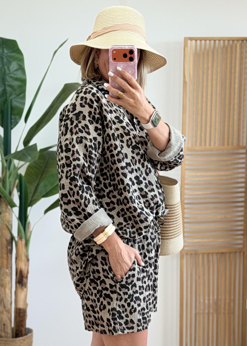 Ensemble Cora leopard
