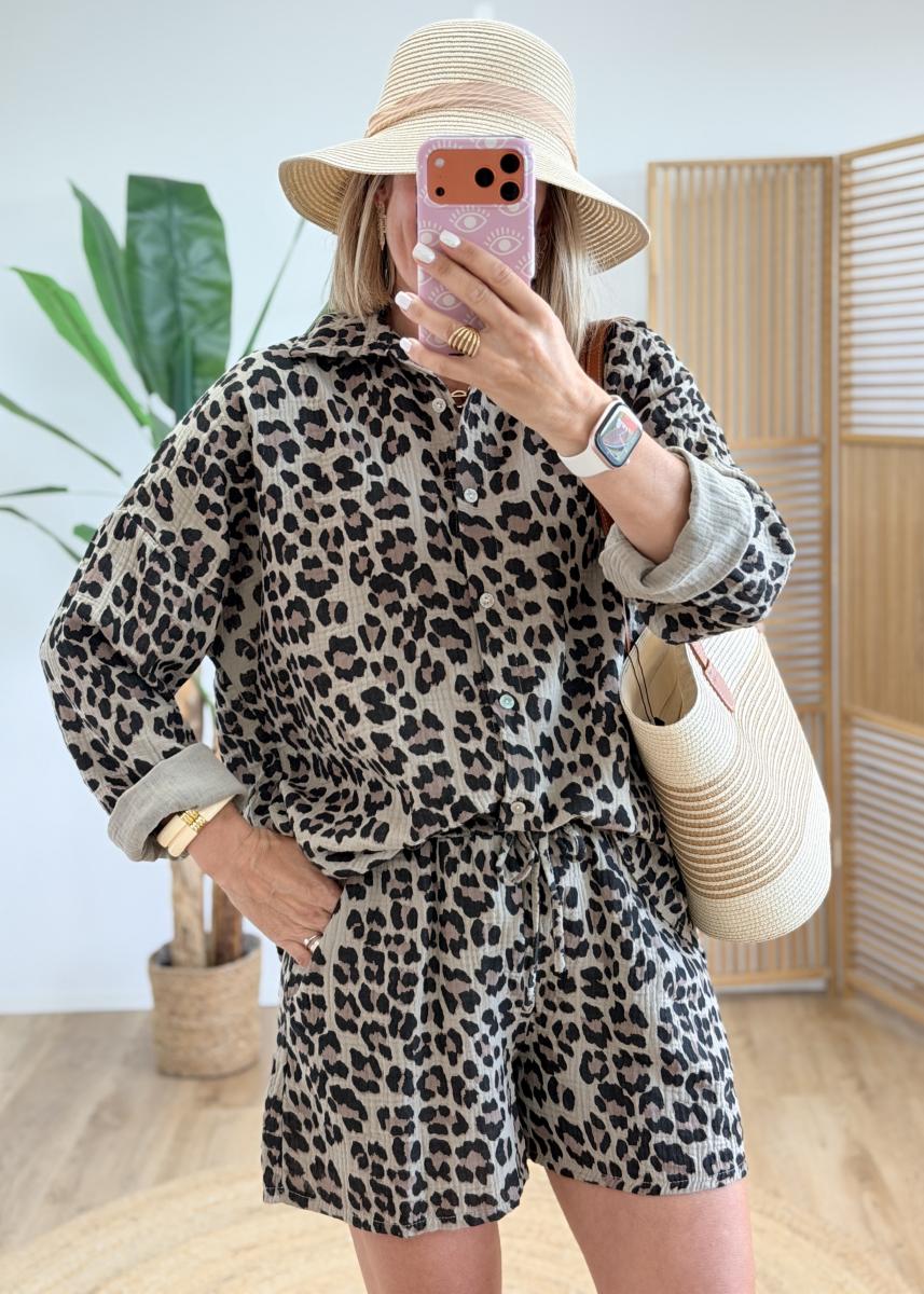 Ensemble Cora leopard
