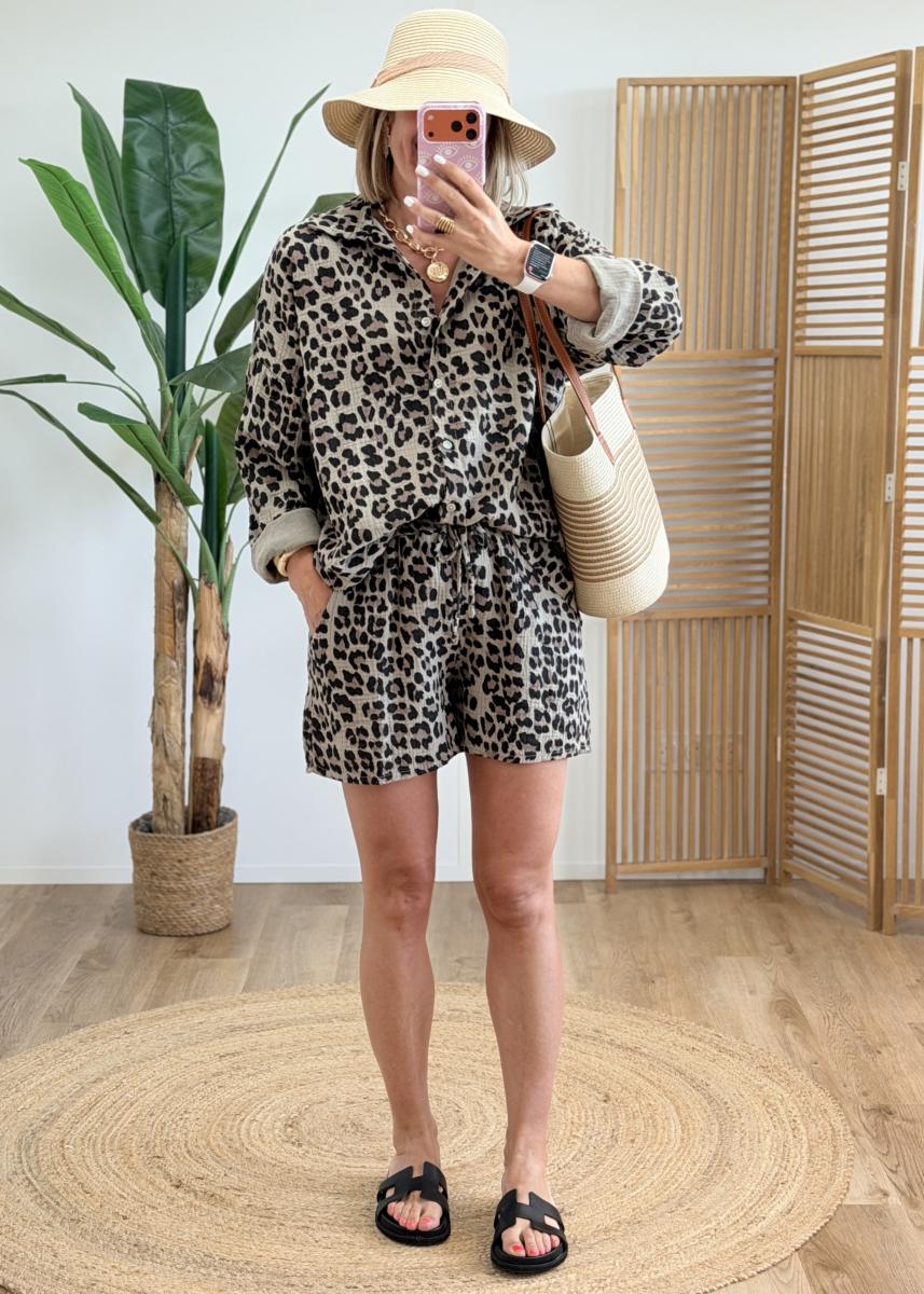 Ensemble Cora leopard