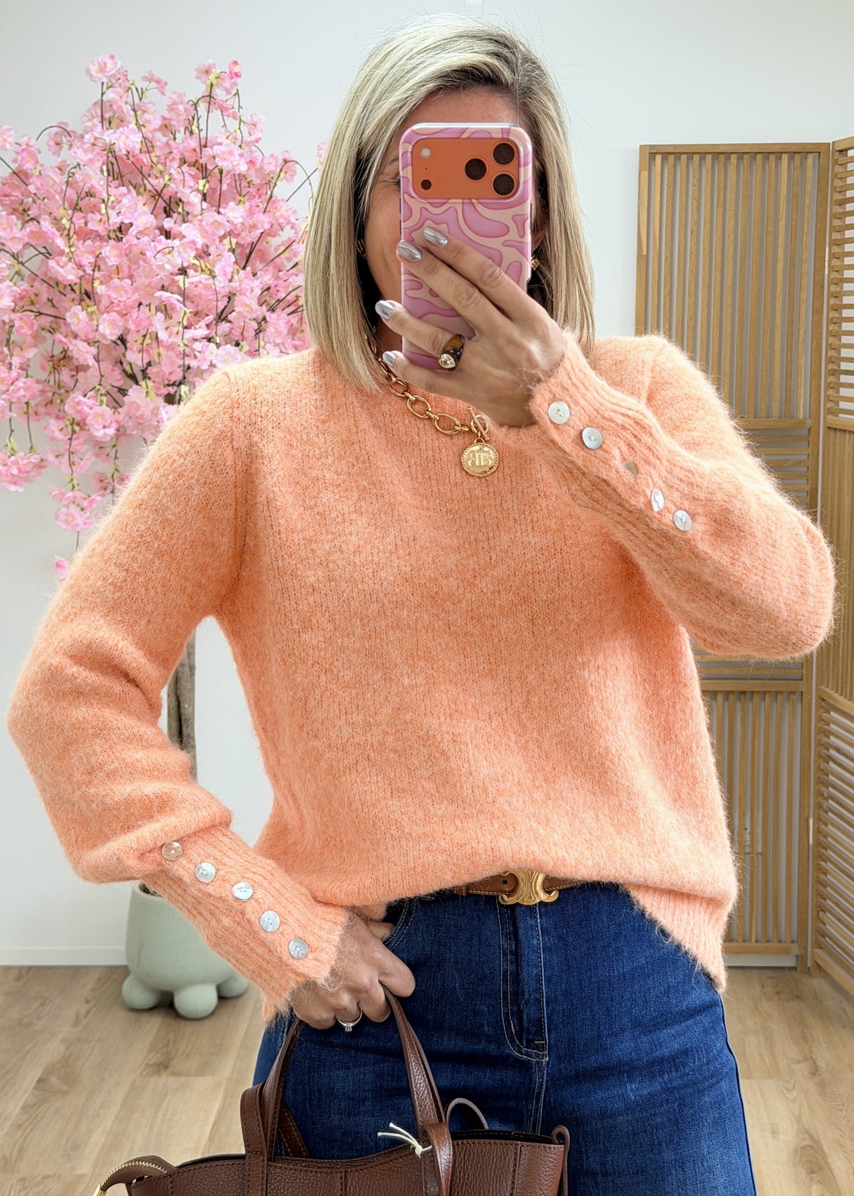 Pull très doux à boutons nacrés