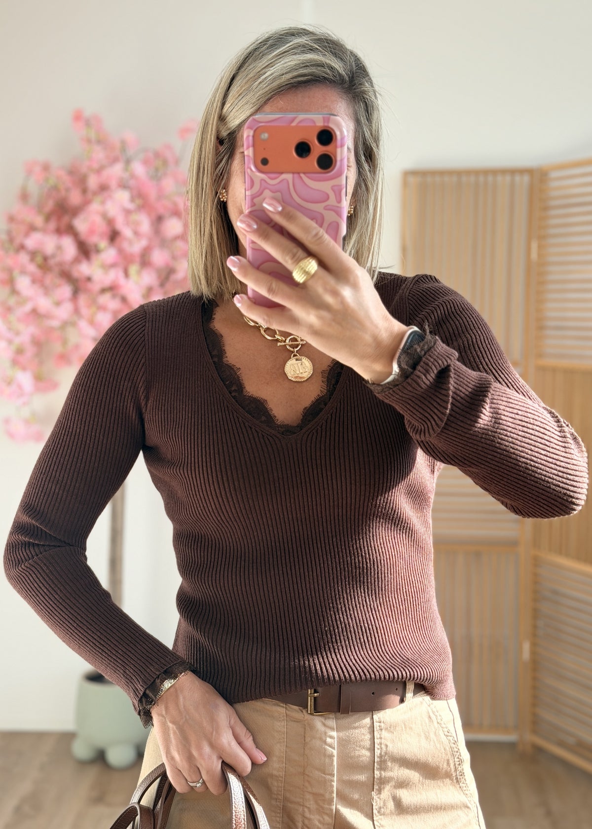 Pull ajusté col dentelle