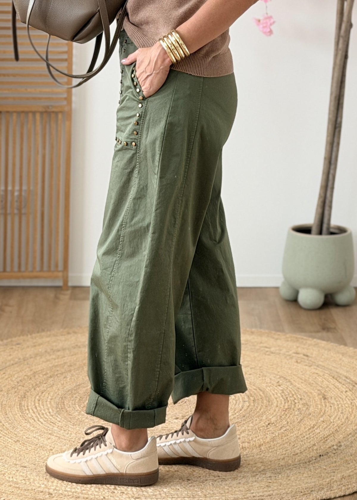 Pantalon barrel clouté taille haute