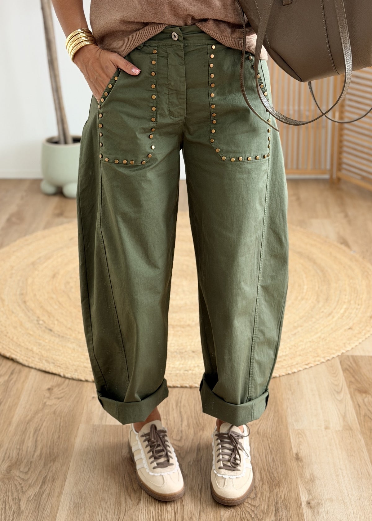 Pantalon barrel clouté taille haute