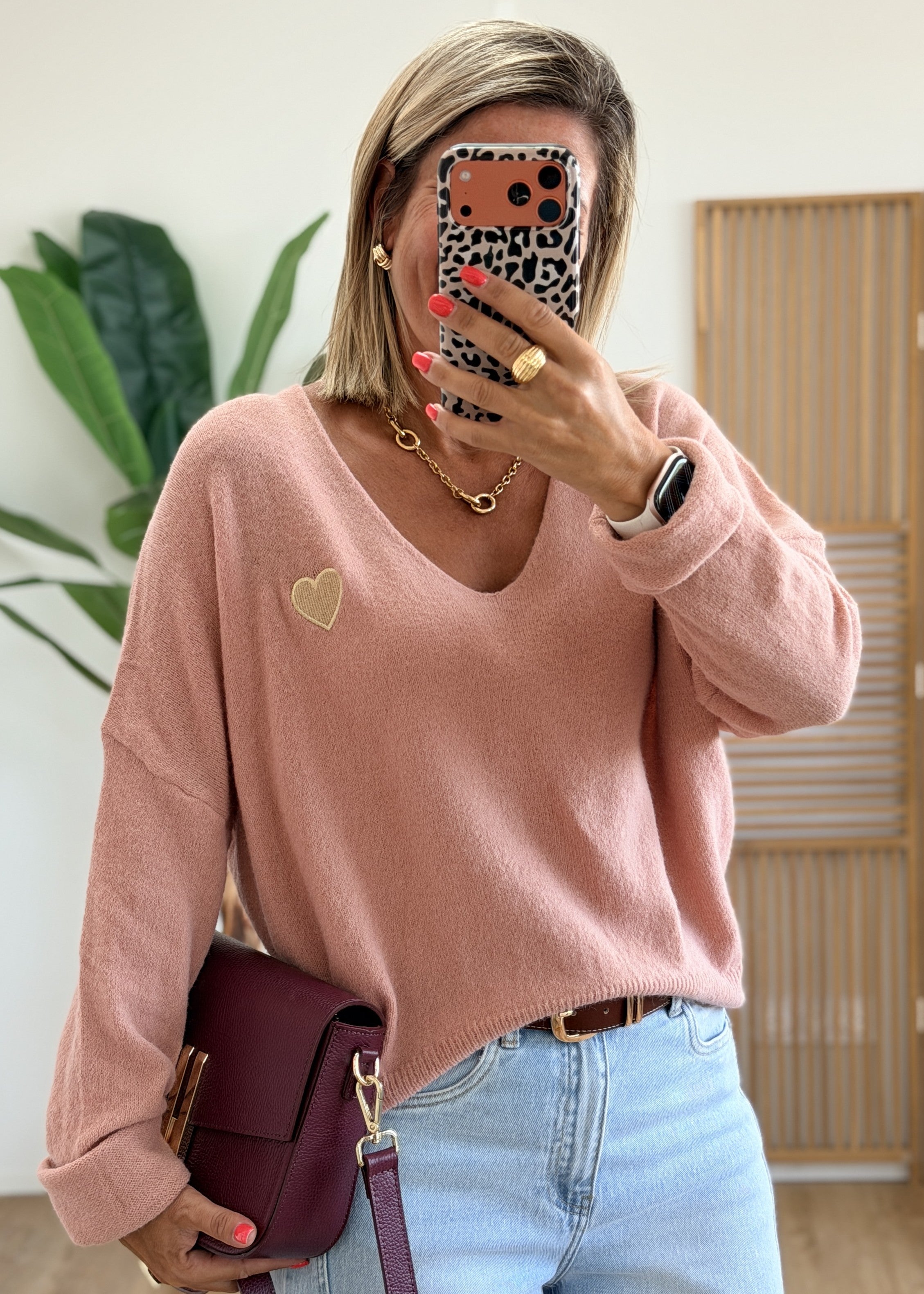 Pull avec cœur or brodé