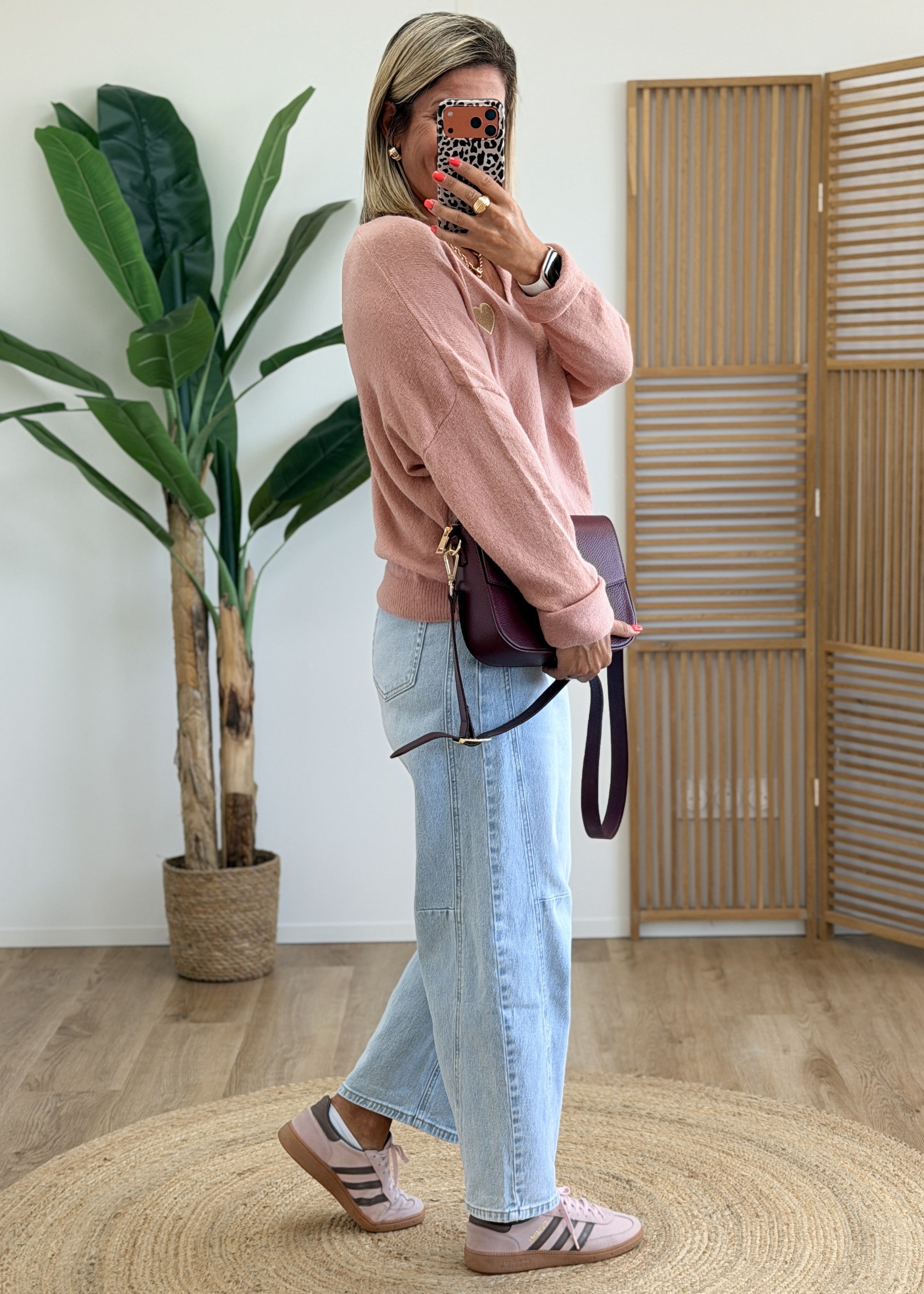 Pull avec cœur or brodé