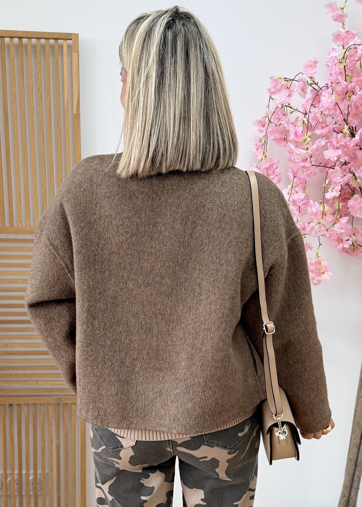 Manteau asymétrique en lainage taupe