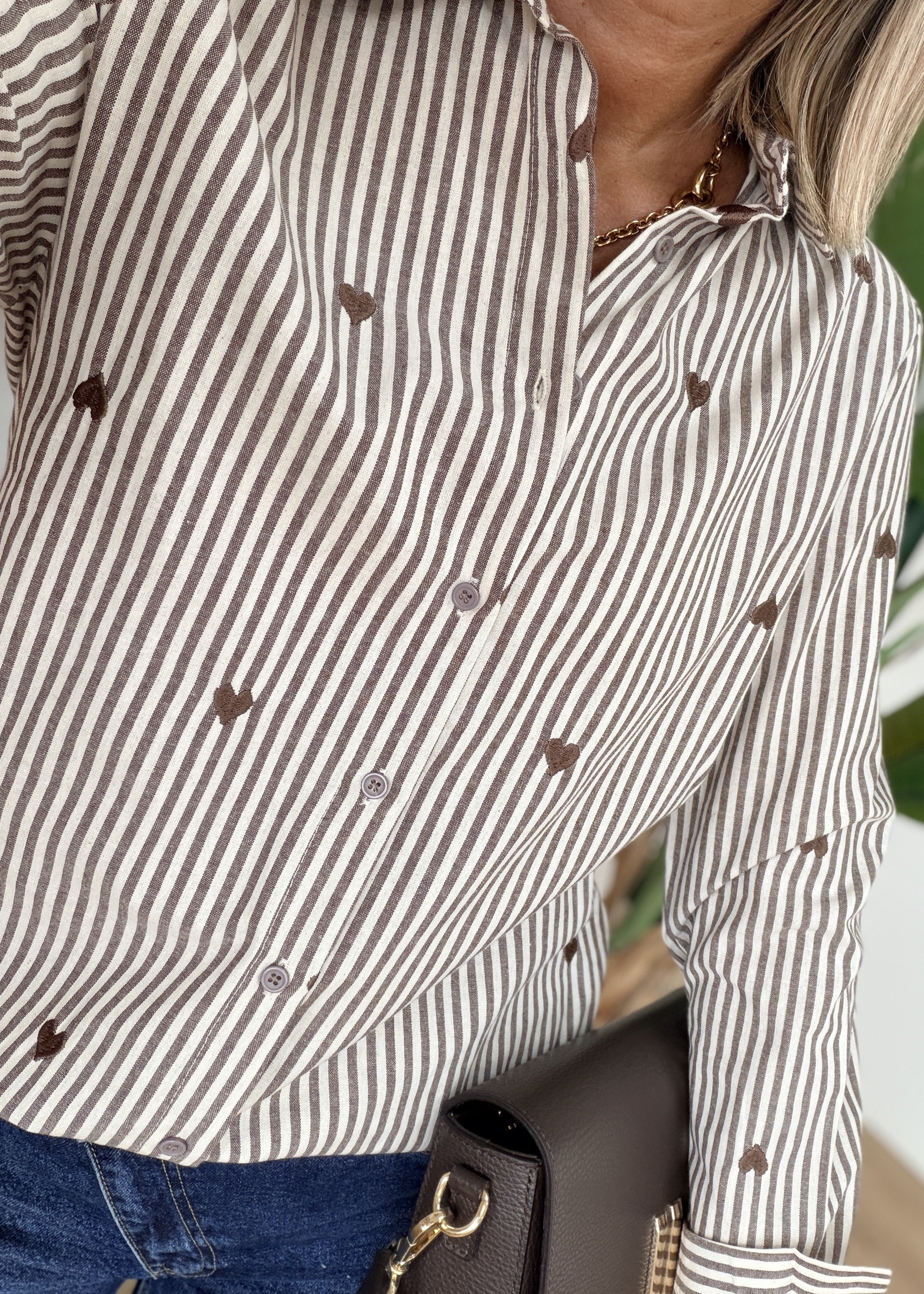 Chemise en coton avec cœurs brodés