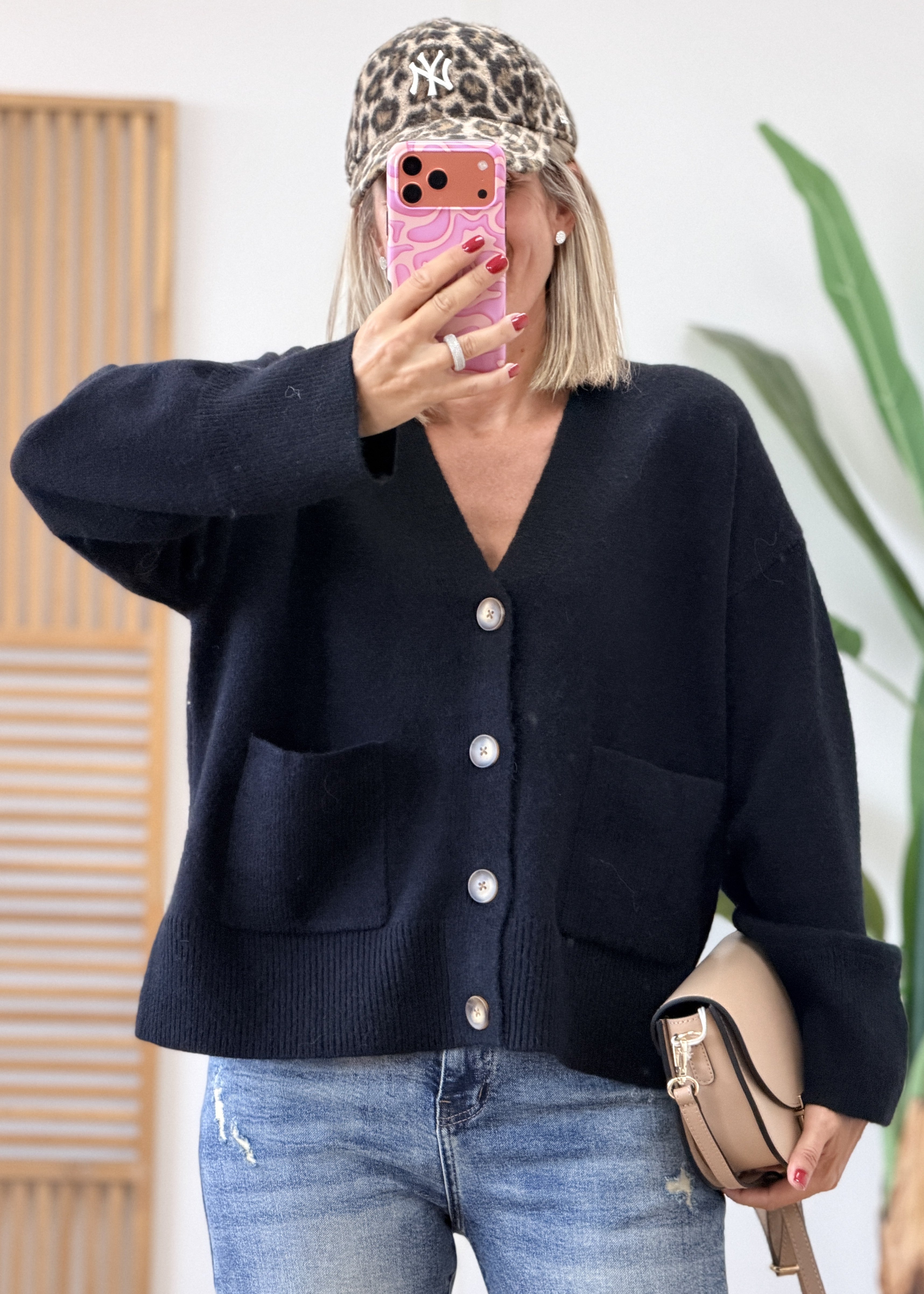 Gilet Noir Boutons Effet Bois