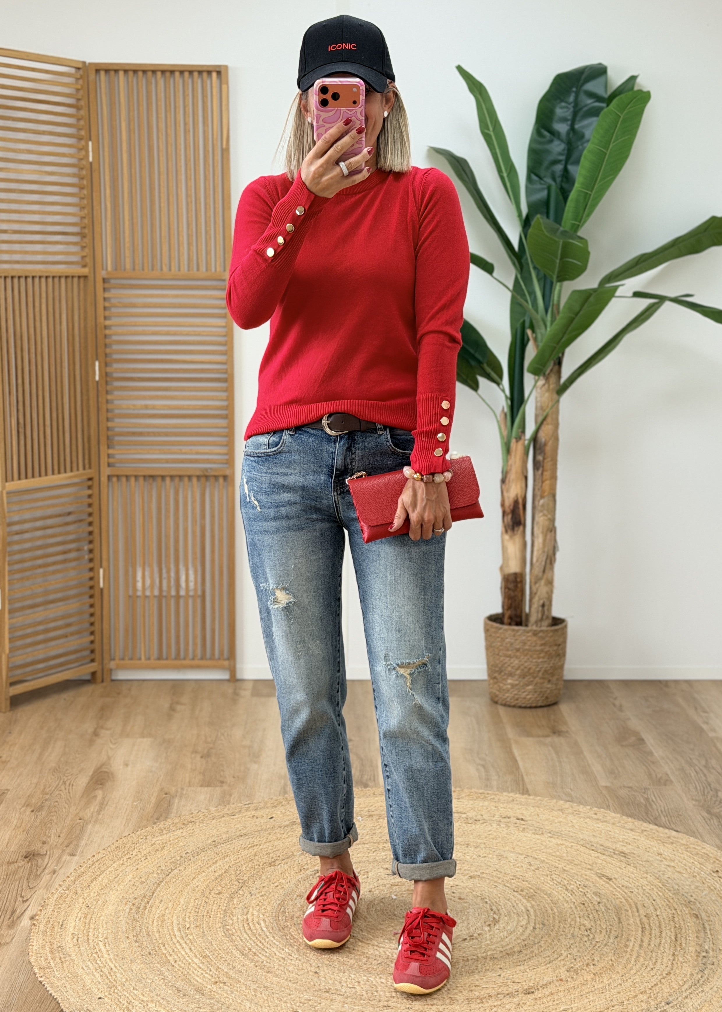Pull Rouge Boutons Dorés