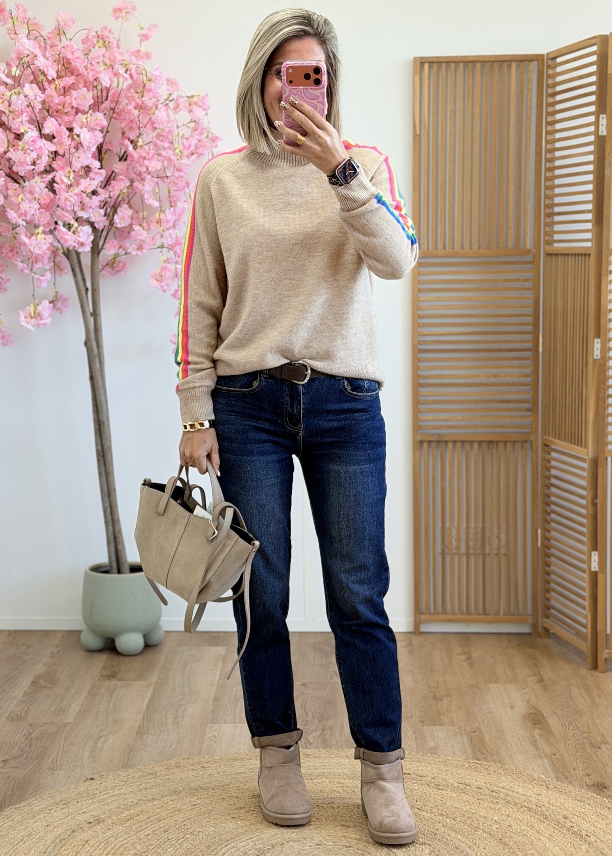 Jean mom fit brut avec ceinture – Très extensible
