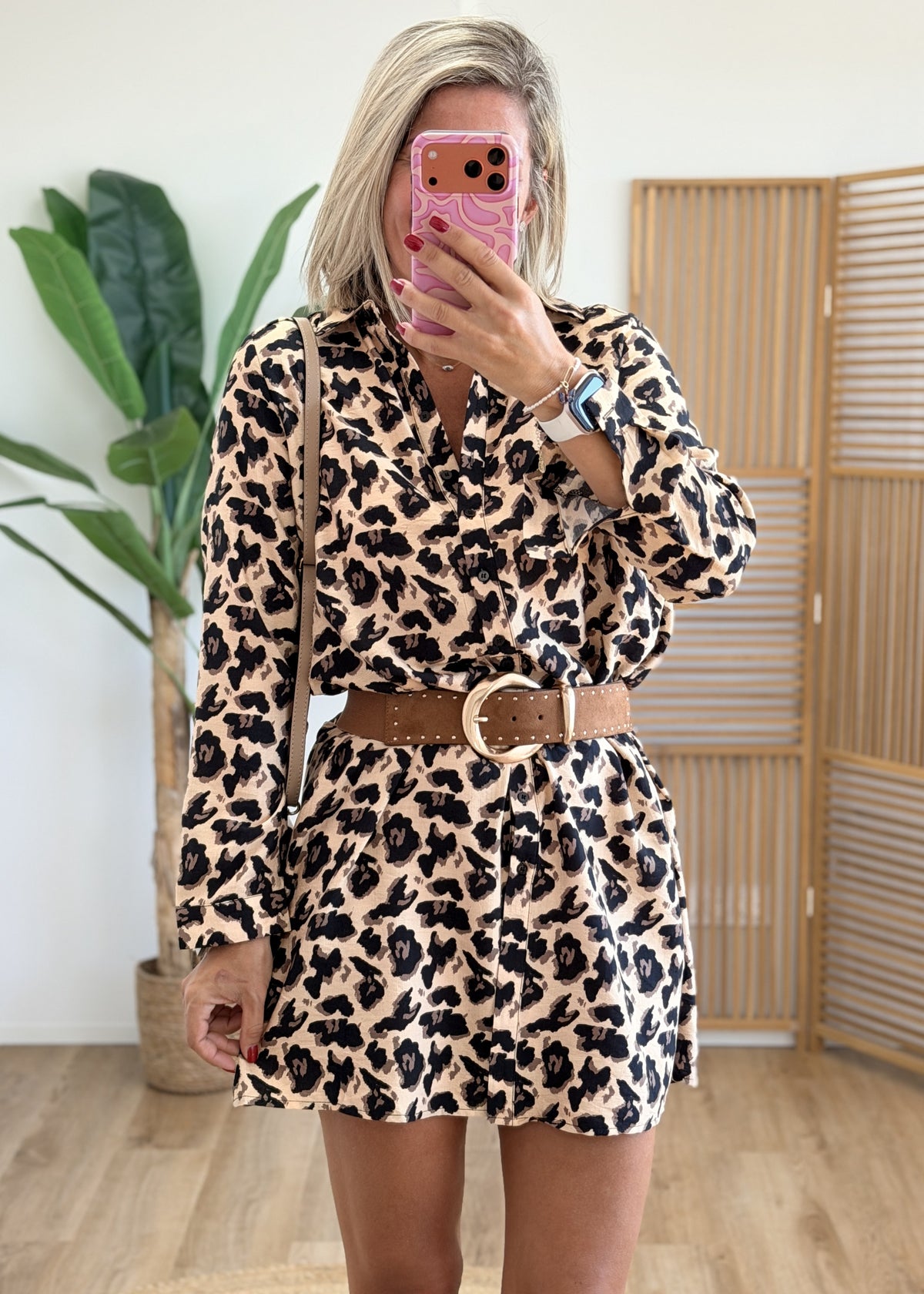 Robe chemise léopard légèrement asymétrique